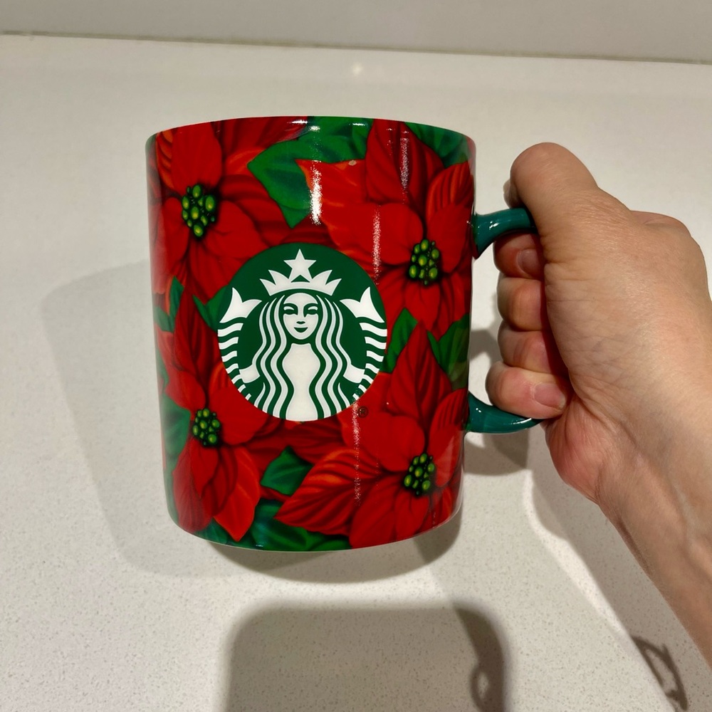 STARBUCKS Huge 26oz RARE COFFEE mug Christmas red green poinsettias  2020 design